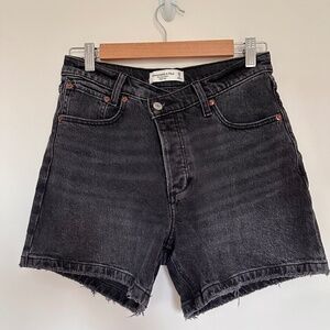 Abercrombie & Fitch "The Dad Short" - High Rise - Size 26 /2